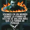 VIVIMOS EN UN MUNDO
DONDE LA FORMA DE
VESTIR SE VALORA MÁS
QUE LA FORMA DE
PENSAR.