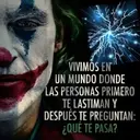 VIVIMOS EN
UN MUNDO DONDE
LAS PERSONAS PRIMERO
TE LASTIMAN Y
DESPUÉS TE PREGUNTAN:
¿QUE TE PASA?