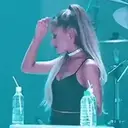 Ariana Grande mov 19
