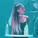 Ariana Grande mov 16
